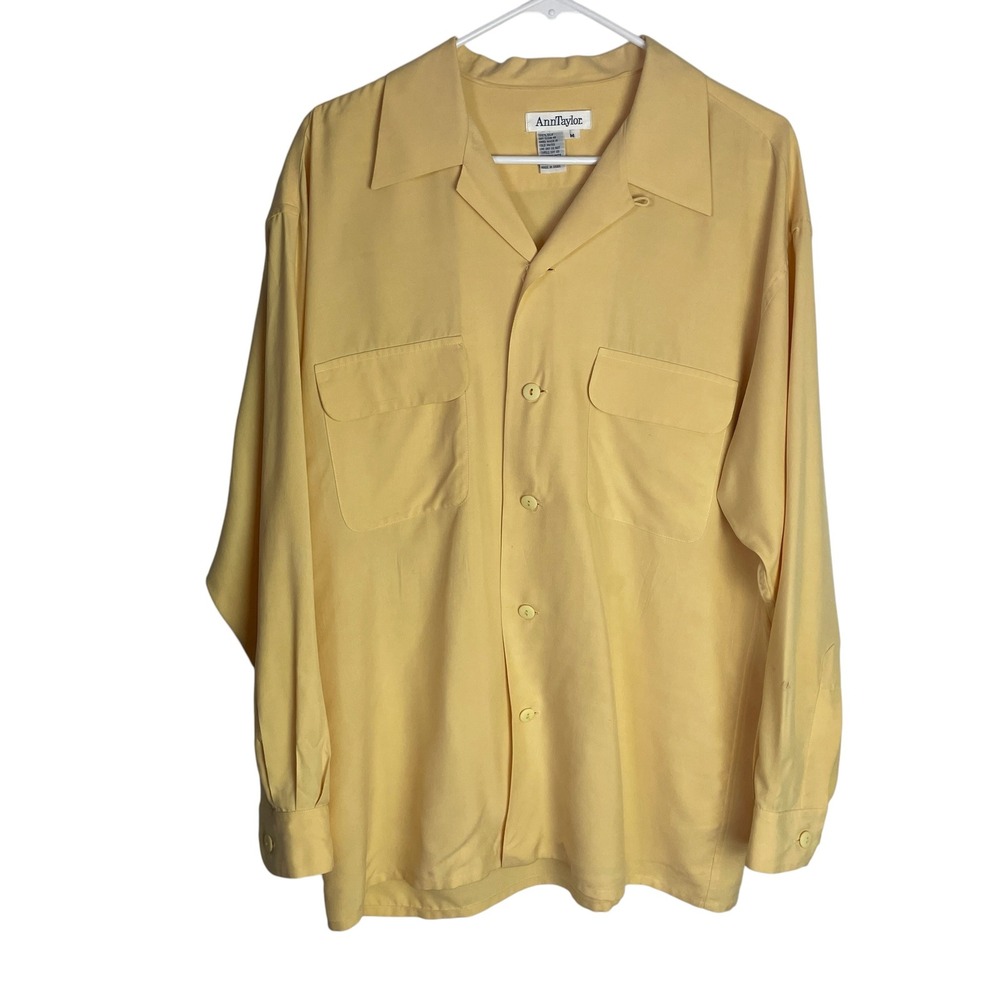 Ann Taylor Womens 100% Silk Blouse Size M Butter Yellow Long Sleeve Button Up